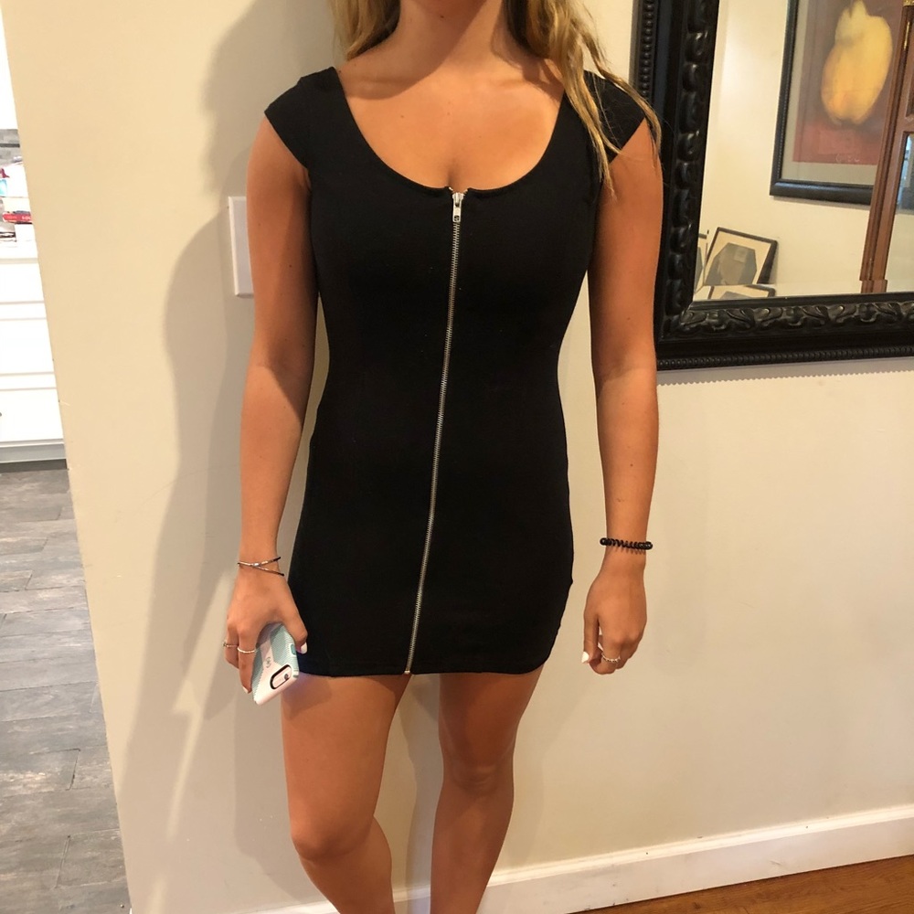 Sexy Black Mini Dress With Zipper Front